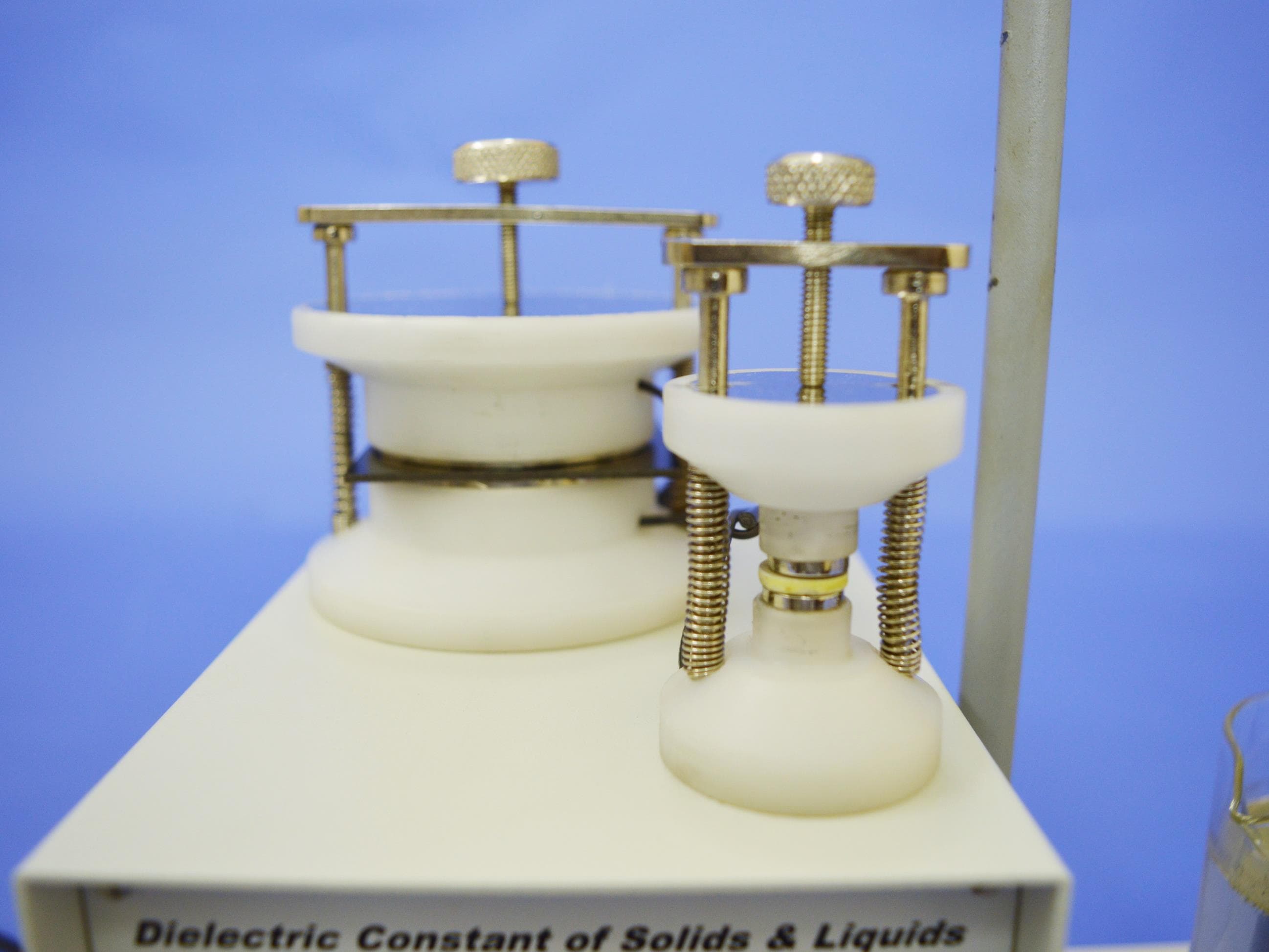 Dielectric Constant of Solids & Liquids (DSL-01) (Model DSL-01)